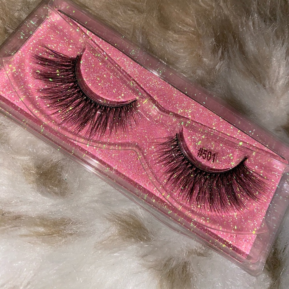 Lashes - Picture 2 of 10